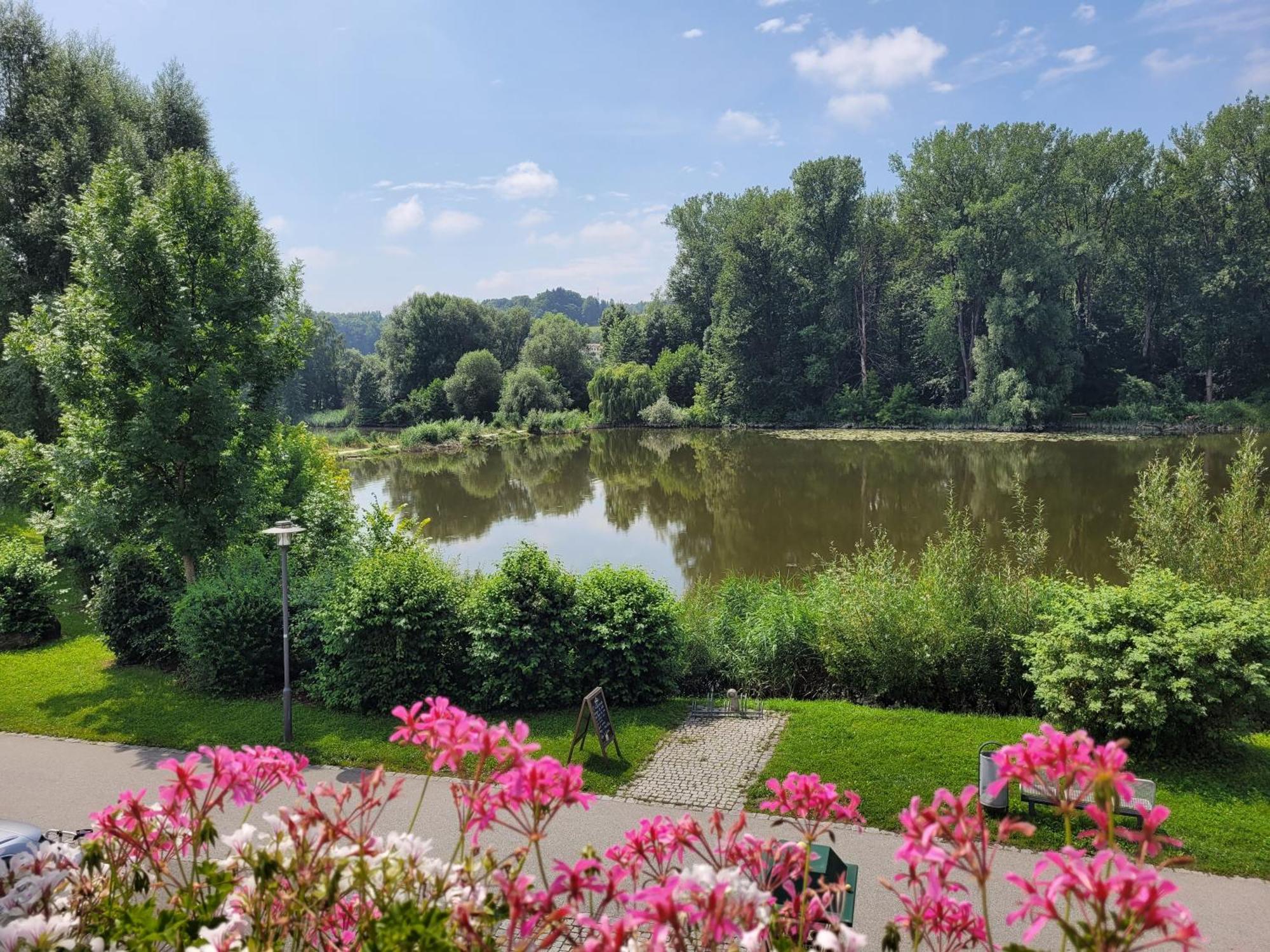 Hotel Restaurant Zum Goldenen Anker Mit Hallenbad & Wellnessbereich Windorf  Экстерьер фото