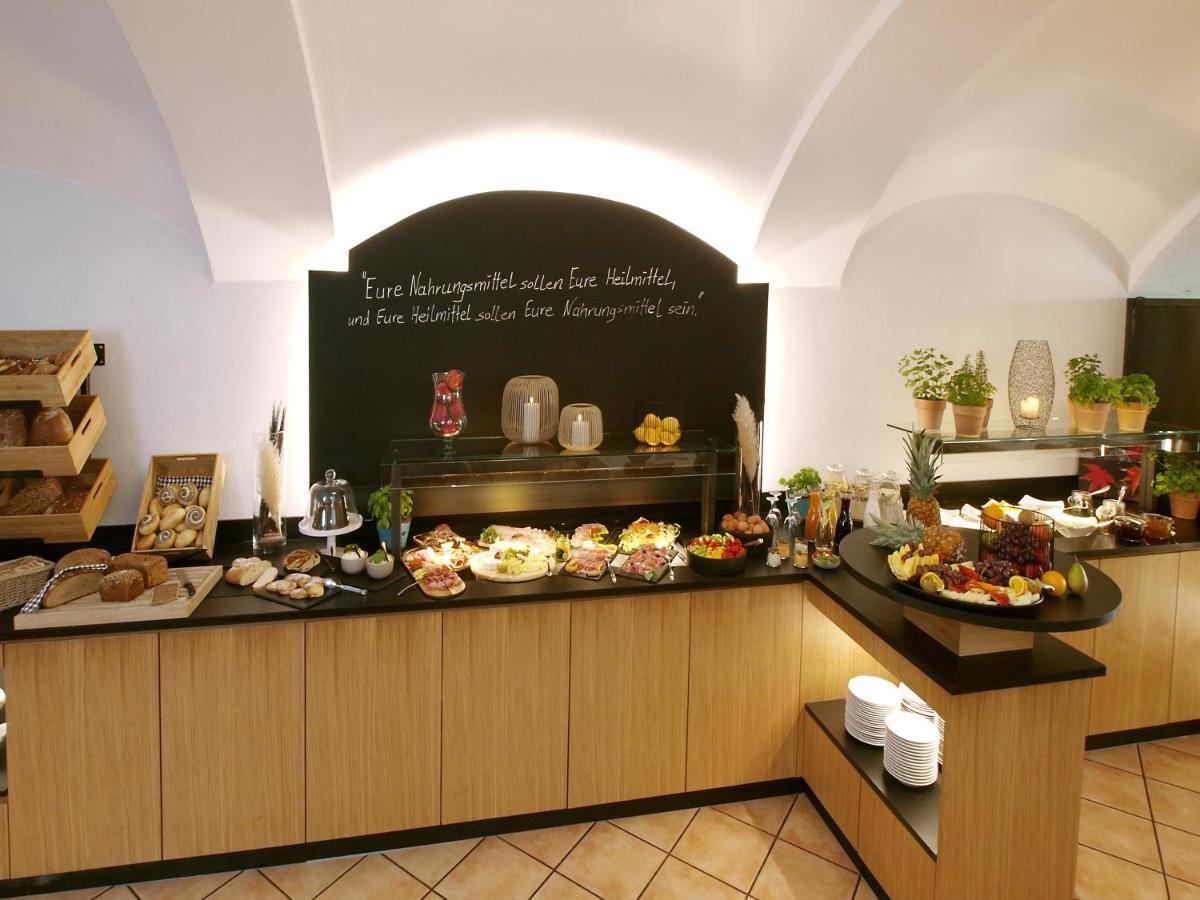 Hotel Restaurant Zum Goldenen Anker Mit Hallenbad & Wellnessbereich Windorf  Экстерьер фото
