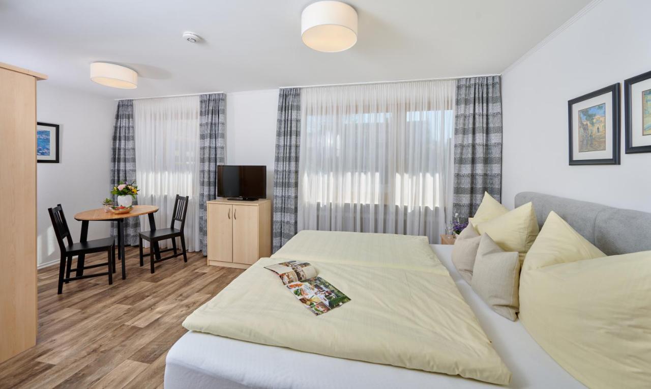 Hotel Restaurant Zum Goldenen Anker Mit Hallenbad & Wellnessbereich Windorf  Экстерьер фото
