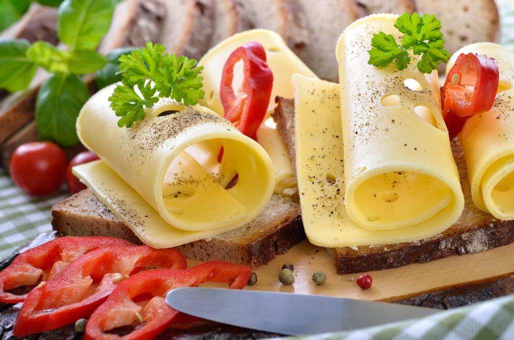 Hotel Restaurant Zum Goldenen Anker Mit Hallenbad & Wellnessbereich Windorf  Экстерьер фото
