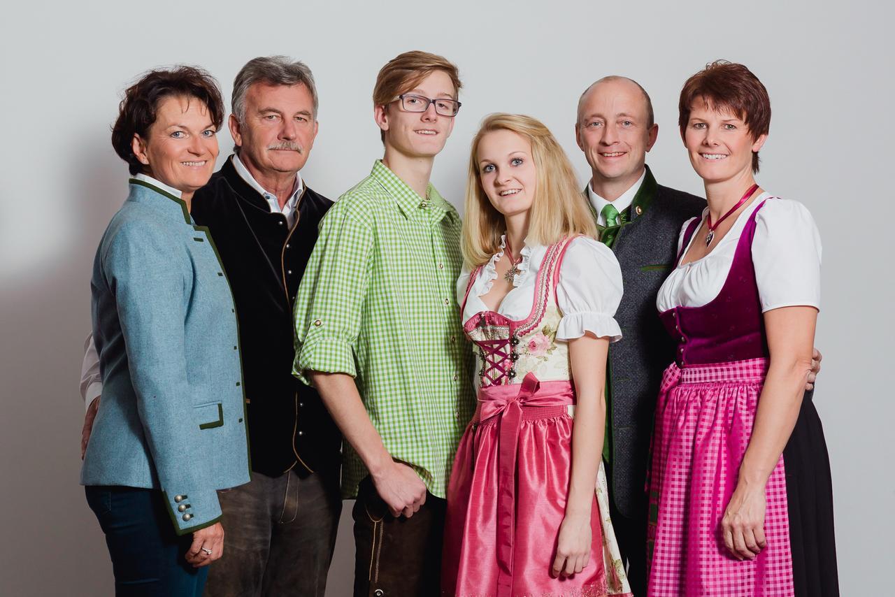 Hotel Restaurant Zum Goldenen Anker Mit Hallenbad & Wellnessbereich Windorf  Экстерьер фото